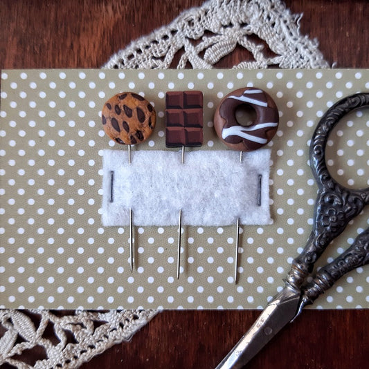 More Chocolate Pin Set by Puntini Puntini